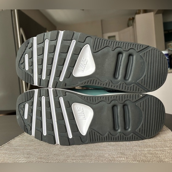 Nike Air Max 90 LV8 Women's Sneakers - Size 11 White Teal - Picture 6 of 12